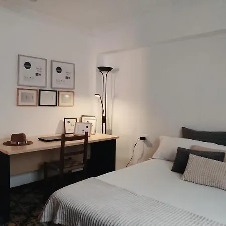 Habitación en casa particular Con Cama Extragrande Valencia
